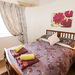 Holiday home Woodlands